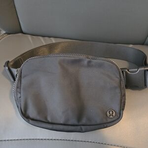 Lululemon Everywhere Belt Bag – Black – Preloved Like New